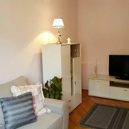 Milovac Apartment *